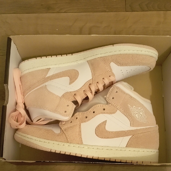Air Jordan 1 mid